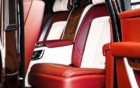 Rolls-Royce Cullinan, 2020 год, 33 900 000 рублей, 39 фотография