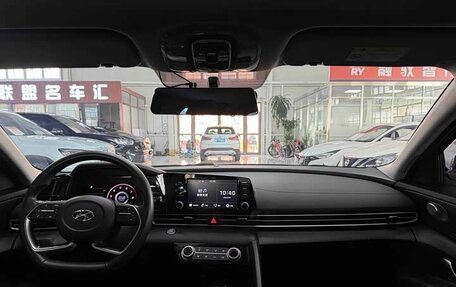 Hyundai Elantra, 2023 год, 1 490 000 рублей, 15 фотография