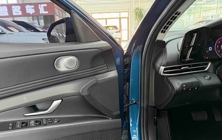 Hyundai Elantra, 2023 год, 1 490 000 рублей, 14 фотография