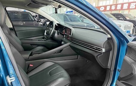 Hyundai Elantra, 2023 год, 1 490 000 рублей, 9 фотография