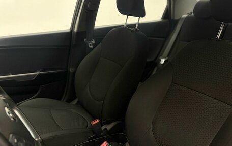 KIA Rio III рестайлинг, 2016 год, 940 000 рублей, 17 фотография