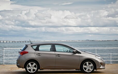 Toyota Auris II, 2014 год, 1 250 000 рублей, 2 фотография