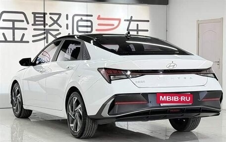 Hyundai Elantra, 2023 год, 1 300 000 рублей, 6 фотография