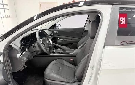 Hyundai Elantra, 2023 год, 1 300 000 рублей, 7 фотография