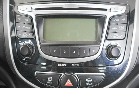 Hyundai Solaris II рестайлинг, 2011 год, 879 000 рублей, 20 фотография