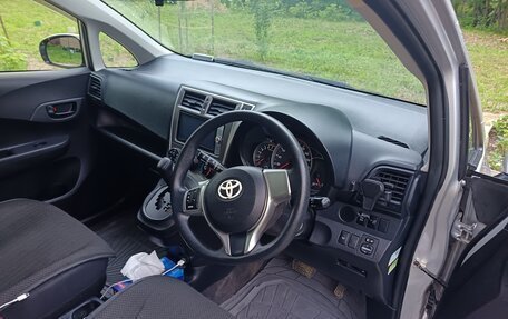 Toyota Ractis II, 2012 год, 650 000 рублей, 2 фотография