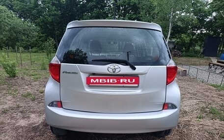 Toyota Ractis II, 2012 год, 650 000 рублей, 3 фотография