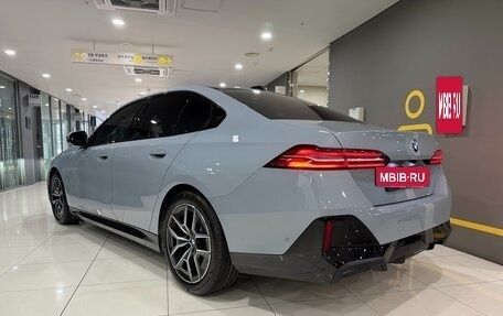 BMW 5 серия, 2024 год, 6 100 000 рублей, 2 фотография