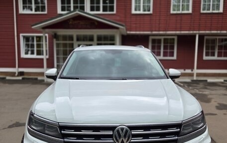 Volkswagen Tiguan II, 2017 год, 2 950 000 рублей, 4 фотография