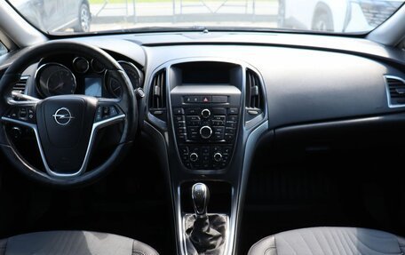 Opel Astra J, 2013 год, 740 000 рублей, 12 фотография