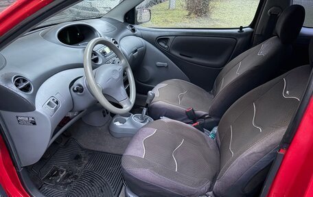 Toyota Yaris I рестайлинг, 2002 год, 220 000 рублей, 9 фотография