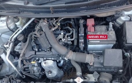 Toyota Yaris, 2021 год, 1 300 000 рублей, 9 фотография