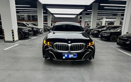 BMW 5 серия, 2025 год, 4 800 000 рублей, 2 фотография