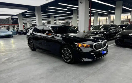BMW 5 серия, 2025 год, 4 800 000 рублей, 3 фотография