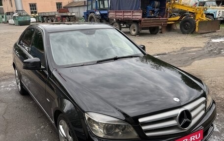 Mercedes-Benz C-Класс, 2009 год, 800 000 рублей, 1 фотография