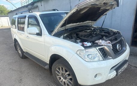 Nissan Pathfinder, 2013 год, 1 200 000 рублей, 12 фотография