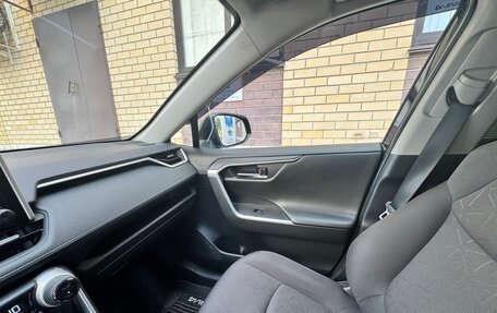 Toyota RAV4, 2021 год, 3 499 000 рублей, 5 фотография
