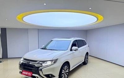 Mitsubishi Outlander III рестайлинг 3, 2022 год, 2 255 000 рублей, 1 фотография