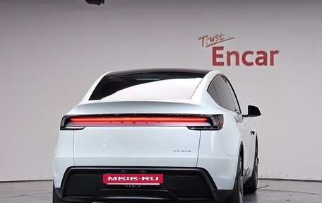Tesla Model Y I, 2025 год, 7 400 000 рублей, 4 фотография
