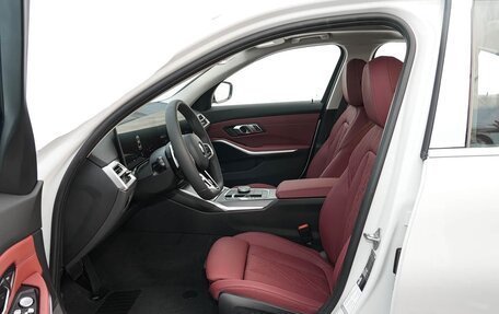 BMW 3 серия, 2023 год, 2 999 999 рублей, 18 фотография