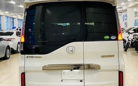 Honda Stepwgn IV, 2021 год, 2 030 000 рублей, 8 фотография