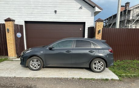 KIA cee'd III, 2018 год, 1 350 000 рублей, 2 фотография