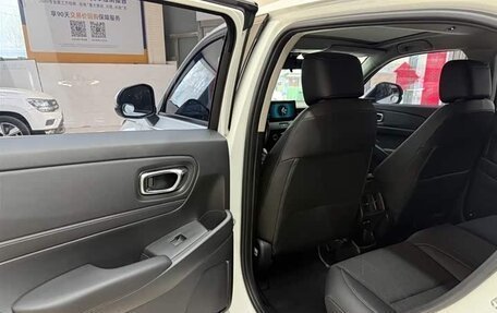 Honda Vezel, 2023 год, 1 640 000 рублей, 14 фотография