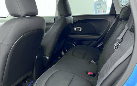 KIA Soul II рестайлинг, 2017 год, 1 347 000 рублей, 20 фотография