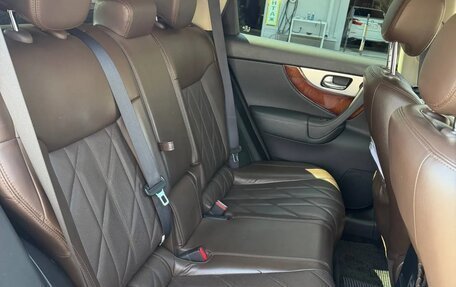Infiniti QX70, 2014 год, 1 730 000 рублей, 6 фотография