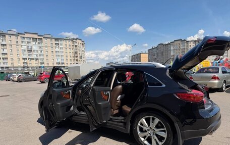 Infiniti QX70, 2014 год, 1 730 000 рублей, 8 фотография