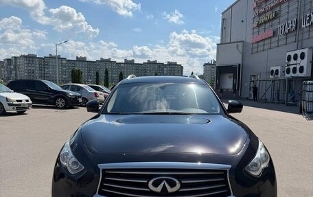 Infiniti QX70, 2014 год, 1 730 000 рублей, 14 фотография