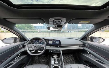 Hyundai Elantra, 2022 год, 1 300 000 рублей, 11 фотография