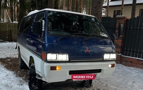 Mitsubishi Delica III, 1990 год, 590 000 рублей, 1 фотография