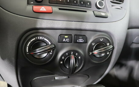 KIA Rio II, 2010 год, 629 990 рублей, 17 фотография