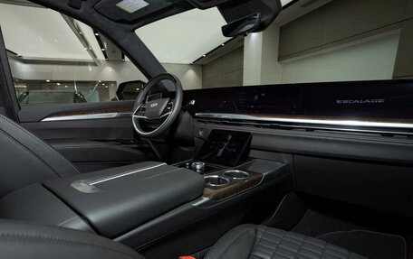 Cadillac Escalade V, 2025 год, 19 999 000 рублей, 12 фотография