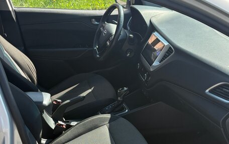 Hyundai Solaris II рестайлинг, 2017 год, 980 000 рублей, 5 фотография