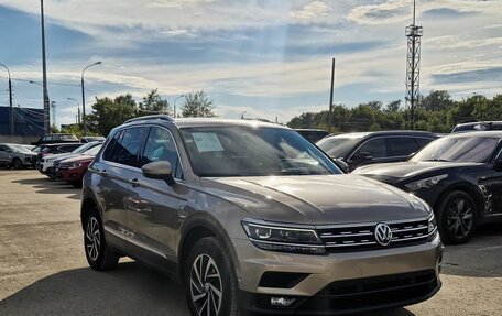 Volkswagen Tiguan II, 2018 год, 2 762 000 рублей, 2 фотография