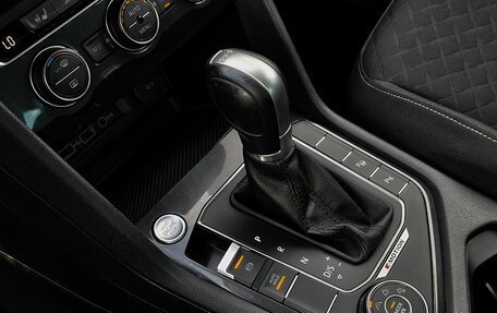 Volkswagen Tiguan II, 2018 год, 2 762 000 рублей, 15 фотография