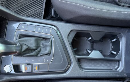 Volkswagen Tiguan II, 2018 год, 2 390 000 рублей, 15 фотография