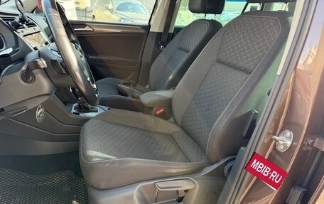 Volkswagen Tiguan II, 2018 год, 2 390 000 рублей, 6 фотография