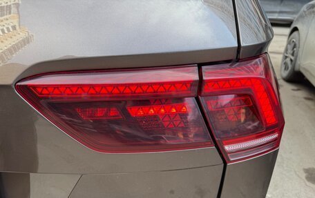 Volkswagen Tiguan II, 2018 год, 2 390 000 рублей, 25 фотография