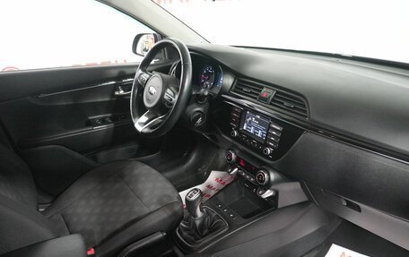KIA Rio IV, 2017 год, 1 418 000 рублей, 10 фотография