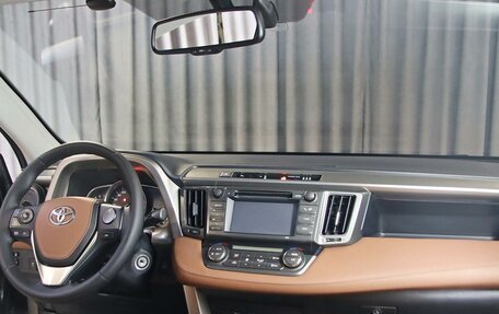 Toyota RAV4, 2015 год, 1 749 000 рублей, 5 фотография