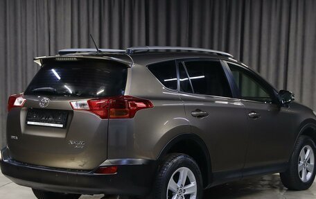 Toyota RAV4, 2015 год, 1 749 000 рублей, 2 фотография