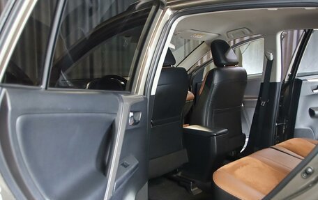 Toyota RAV4, 2015 год, 1 749 000 рублей, 6 фотография