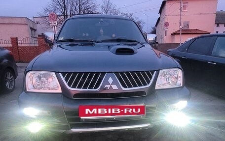 Mitsubishi L200 III рестайлинг, 2005 год, 800 000 рублей, 1 фотография