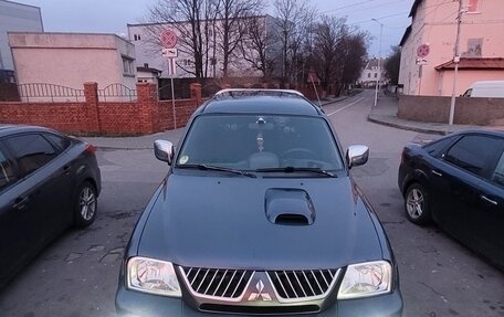 Mitsubishi L200 III рестайлинг, 2005 год, 800 000 рублей, 2 фотография
