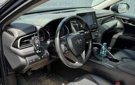 Toyota Camry, 2021 год, 2 250 000 рублей, 10 фотография