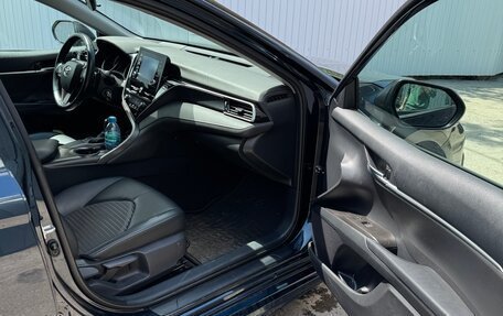 Toyota Camry, 2021 год, 2 250 000 рублей, 8 фотография