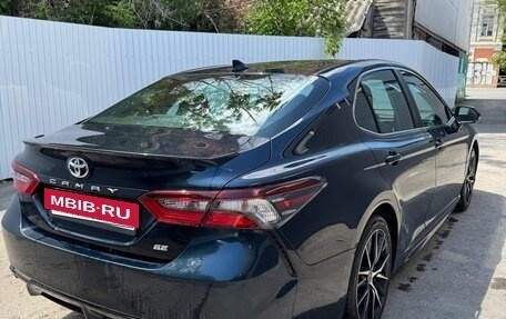 Toyota Camry, 2021 год, 2 250 000 рублей, 7 фотография